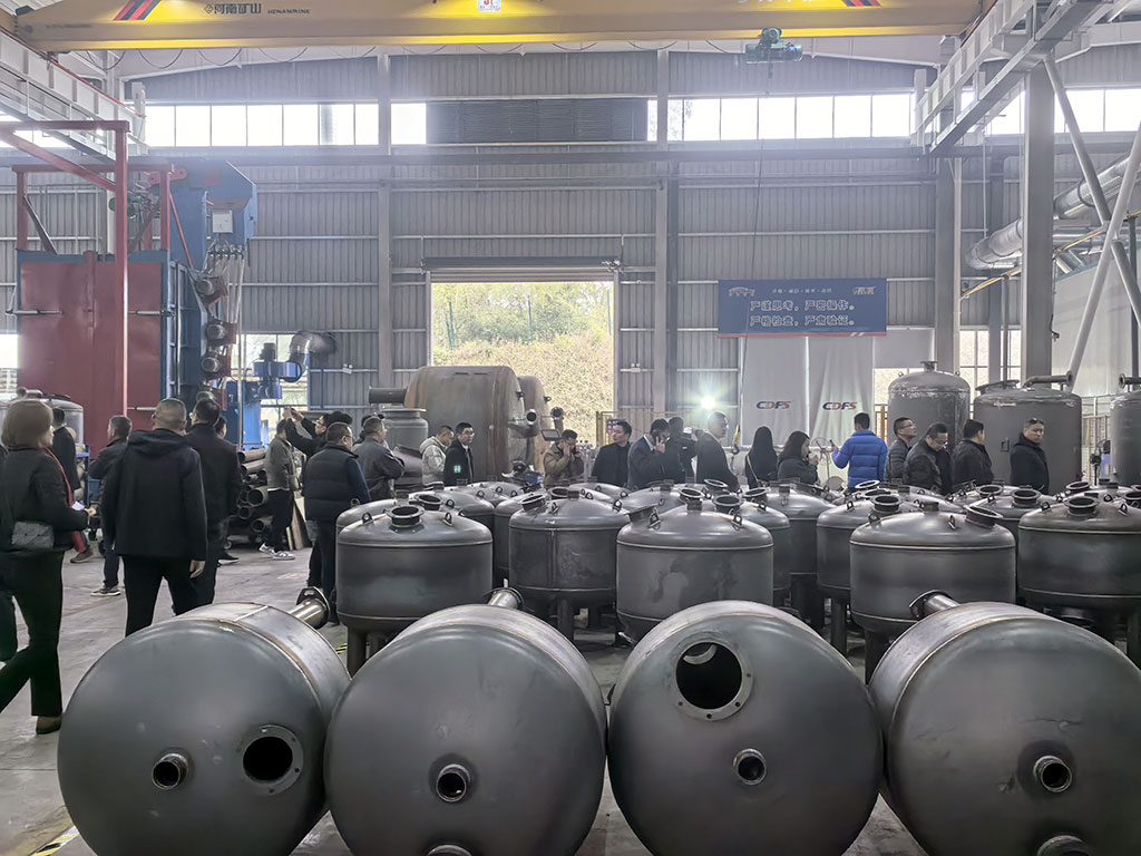 参观取款宝车间